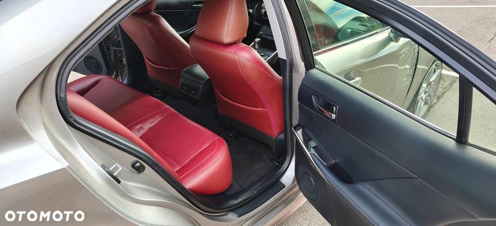 Lexus IS 200t F Impression - 8