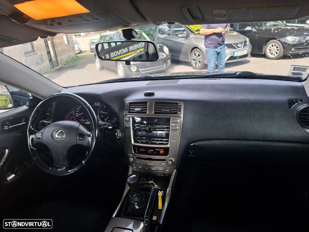 Lexus IS 220 d Base 11 - 3