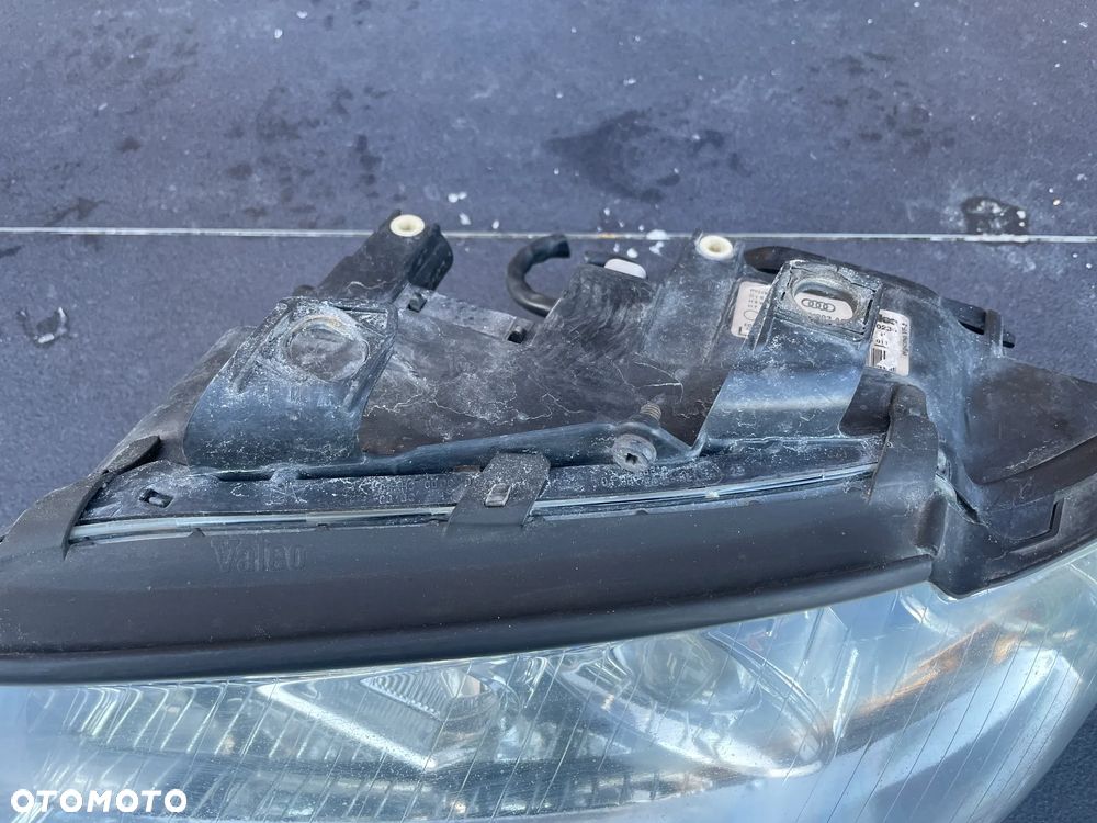 MASKA zderzak przód xenon lampa lewa prawa pas przedni LZ5L LZ3H AUDI A4 B6 - 18