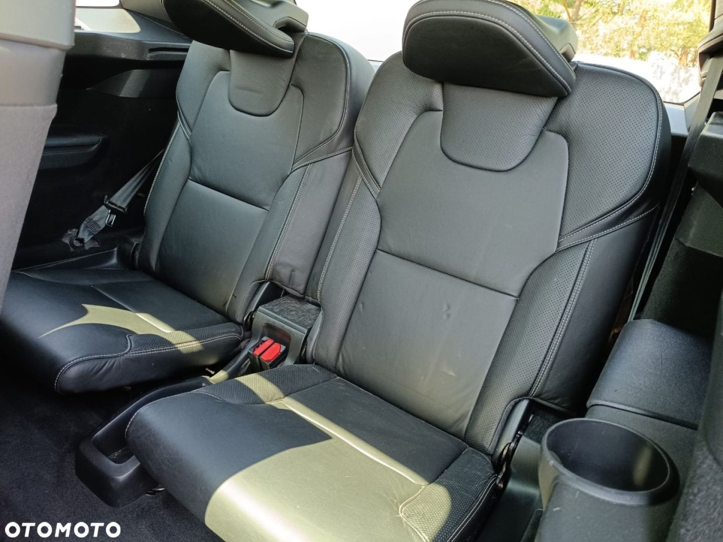 Volvo XC 90 D5 SCR AWD R-Design 7os - 9