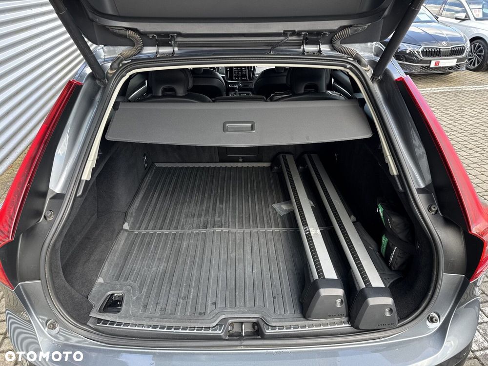 Volvo V90 Cross Country D5 AWD Pro - 31