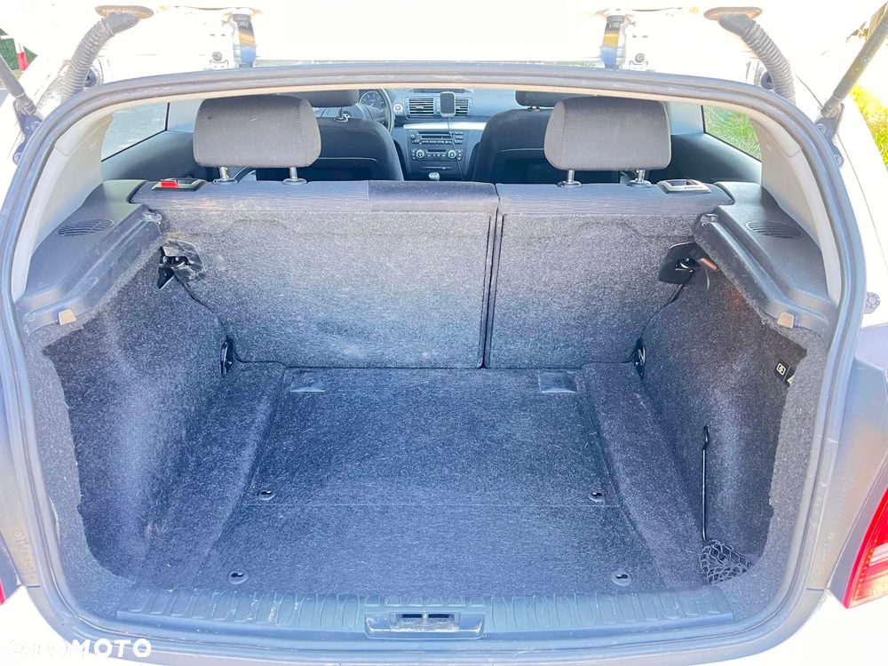 BMW Seria 1 120i - 8