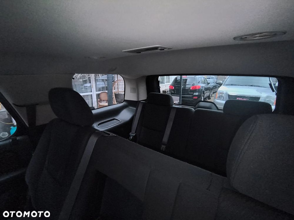 Chevrolet Tahoe - 17