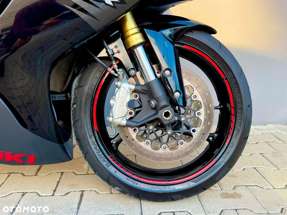 Suzuki GSX-R - 15