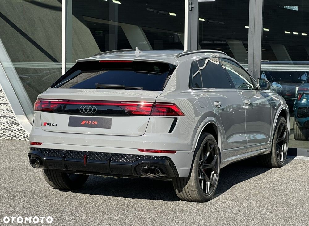 Audi RS Q8 - 7