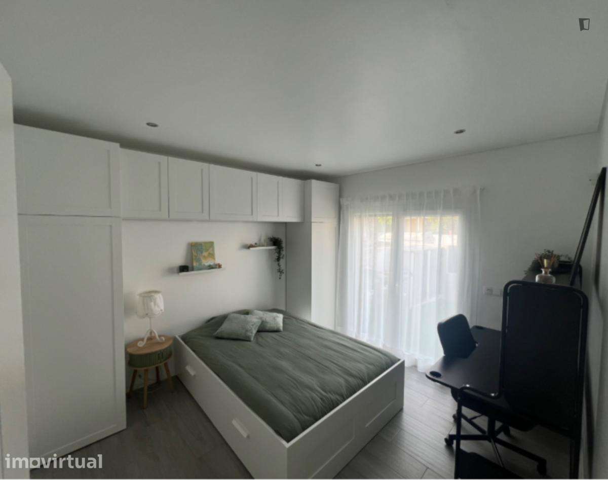 Quarto - localizado em Setubal - Grande imagem: 2/11