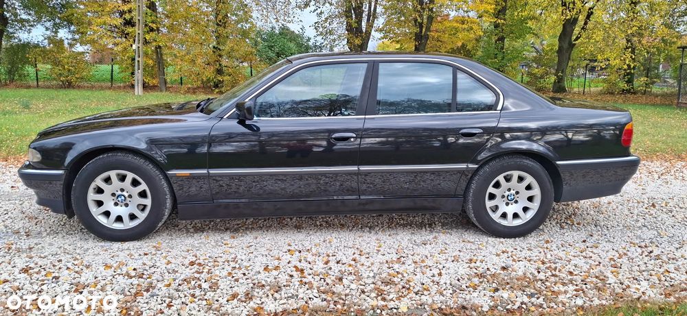 BMW Seria 7 735i L - 24