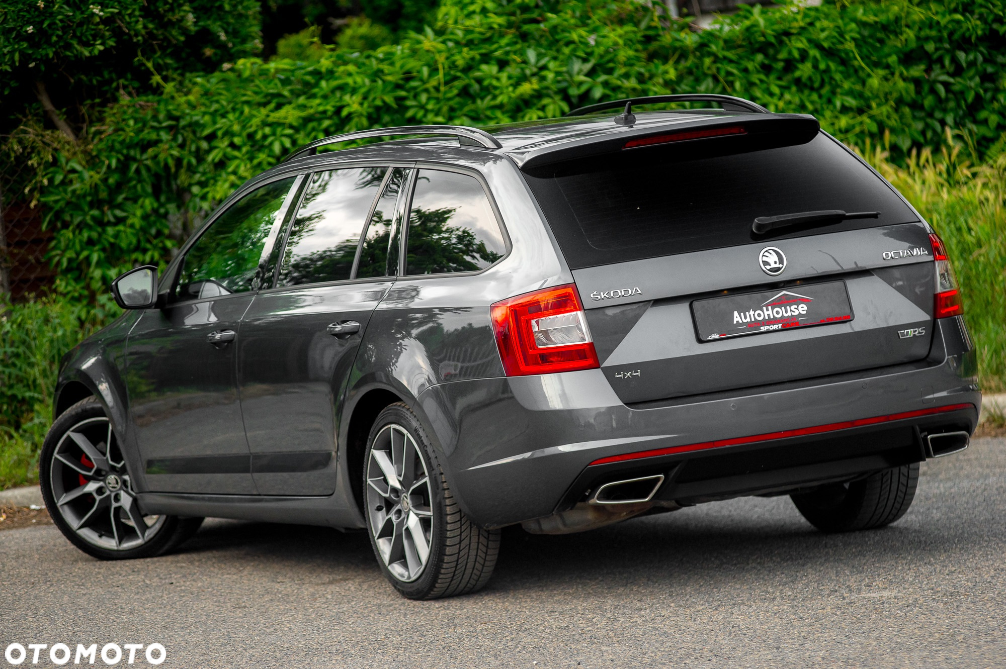 Skoda Octavia Combi 2.0 TDI 4x4 DSG RS - 9