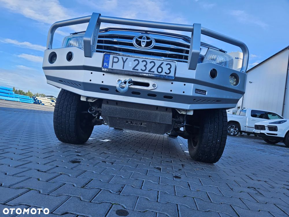 Toyota Hilux - 4