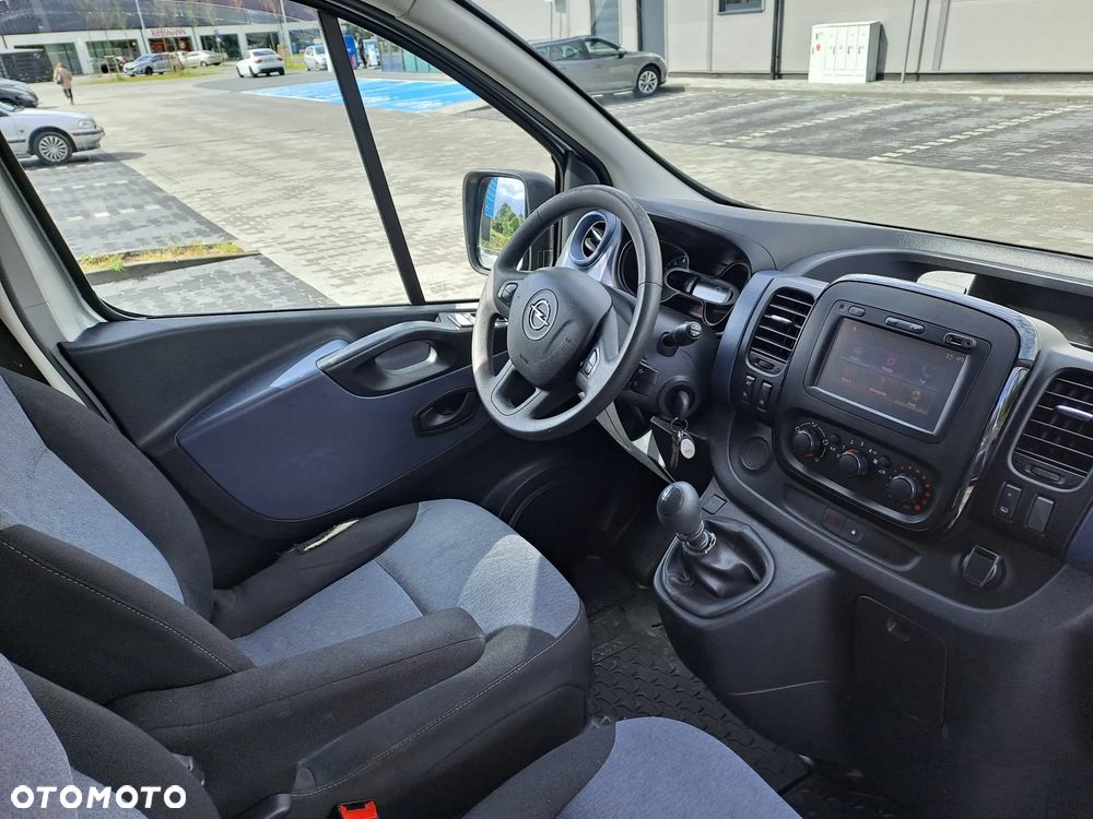 Opel Vivaro - 8