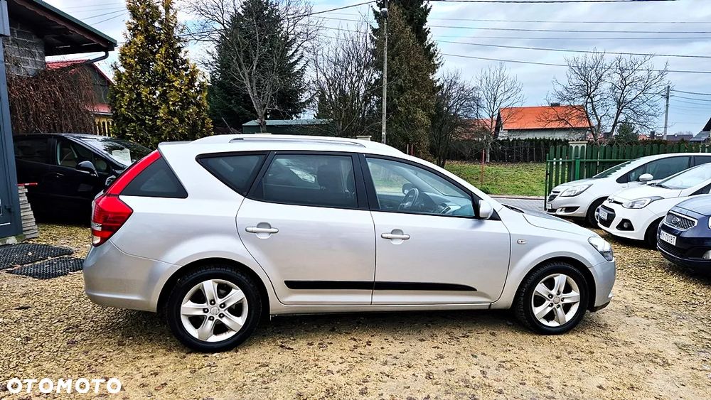 Kia Ceed 1.4 CVVT Dream-Team Edition - 13