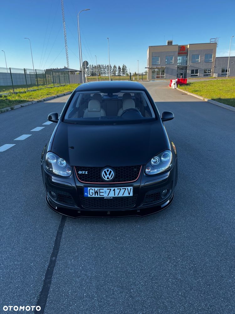 Volkswagen Golf - 6
