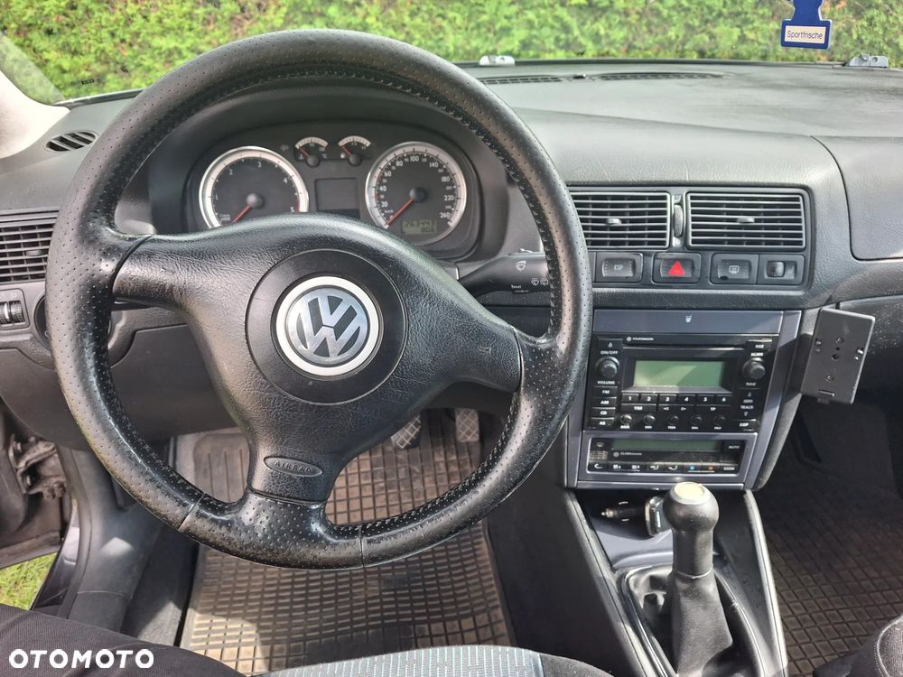 Volkswagen Golf - 11