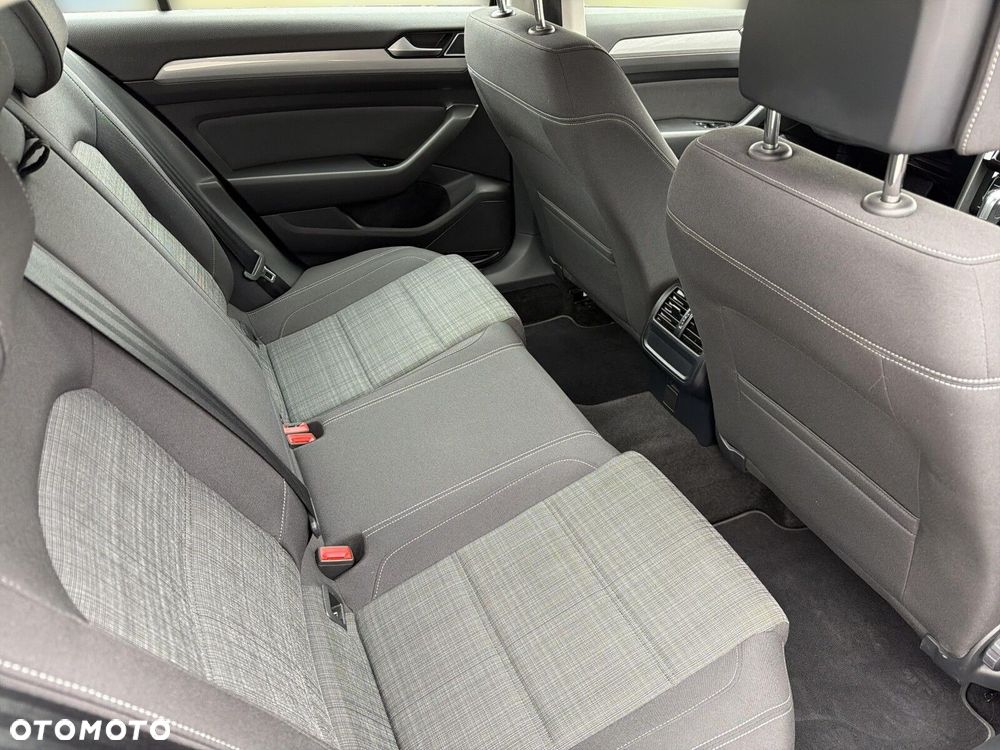 Volkswagen Passat 1.5 TSI EVO Business DSG - 38