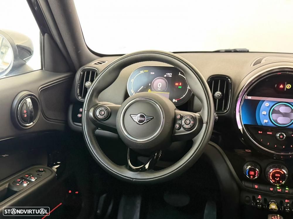 MINI Countryman Cooper SE Premium Essential Auto - 29