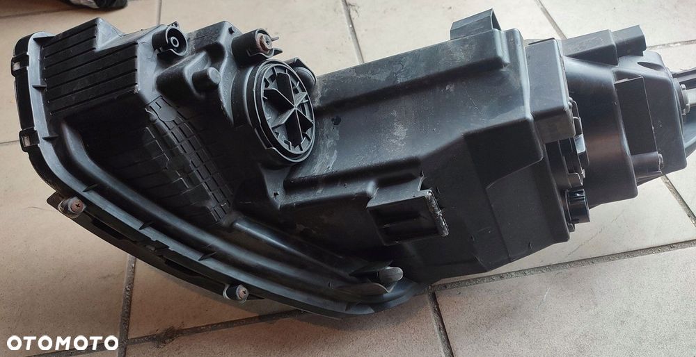 Lampa przód przednia prawa 92102-1KXXX Hyundai IX20 IX-20 - 4