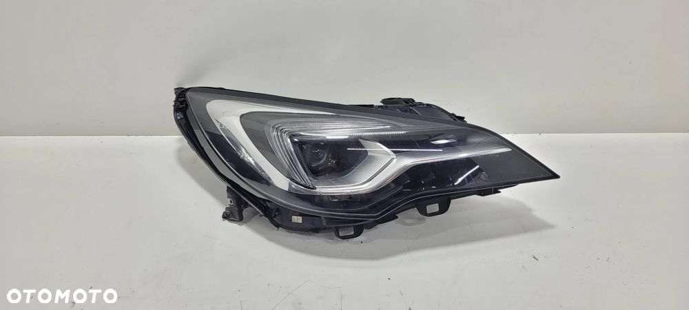 OPEL ASTRA K V LAMPA PRZEDNIA INTELLILUX FULL LED - 1