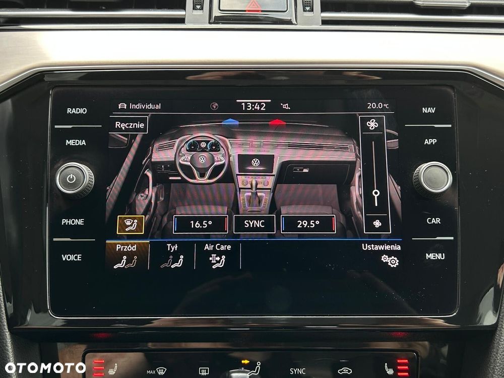 Volkswagen Passat Variant 2.0 TDI EVO Elegance DSG - 32