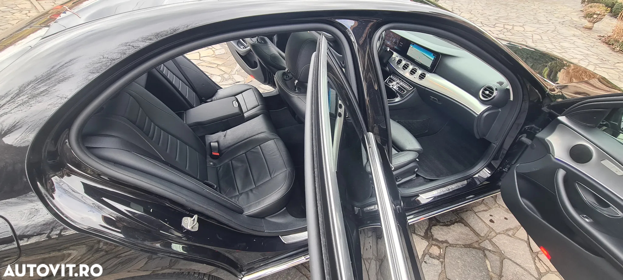 Mercedes-Benz E 220 d 9G-TRONIC AMG Line - 28