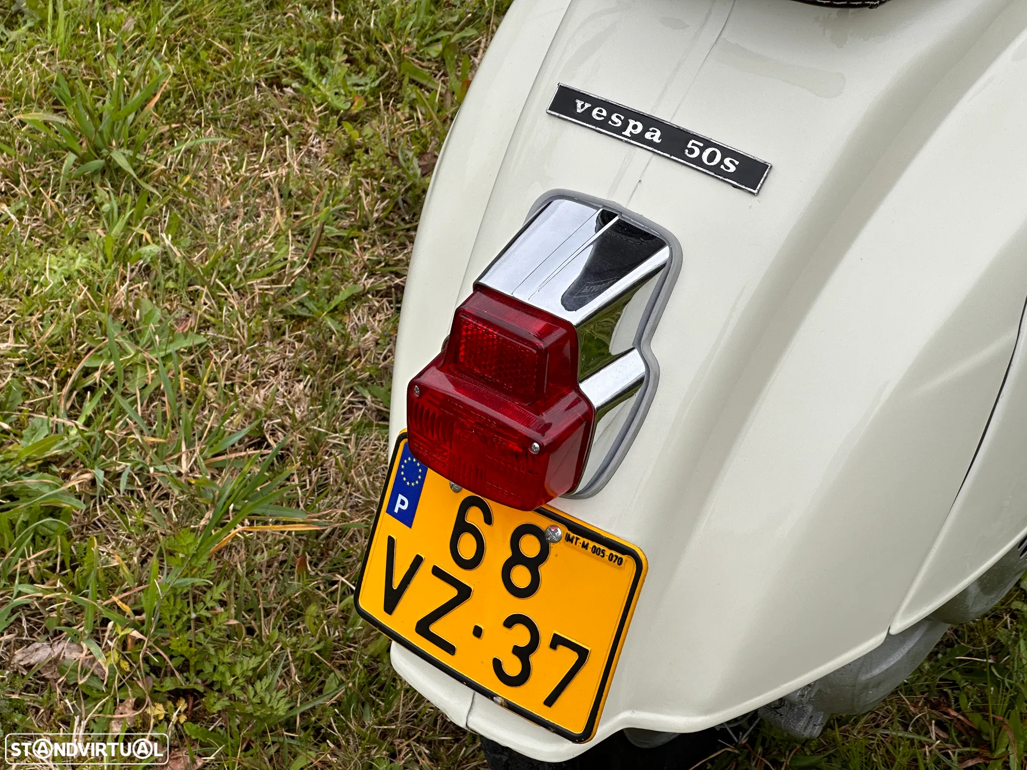 Vespa 50 S Restaurada - 11
