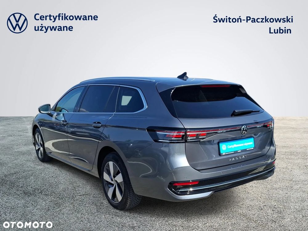 Volkswagen Passat 2.0 TDI SCR DSG Elegance - 3