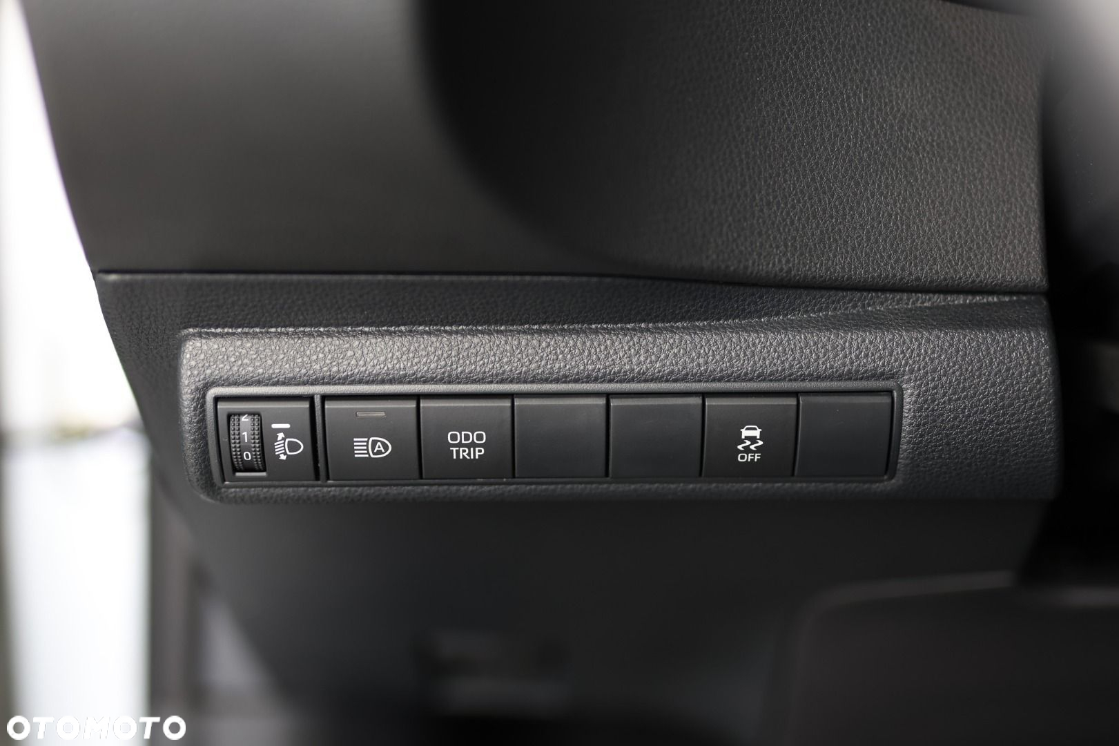 Toyota Corolla - 12