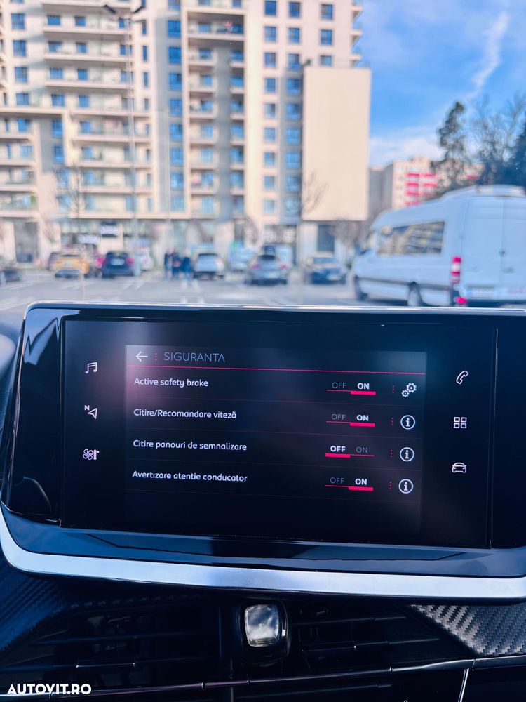 Peugeot 2008 1.2 PureTech EAT8 STT Active Pack - 26