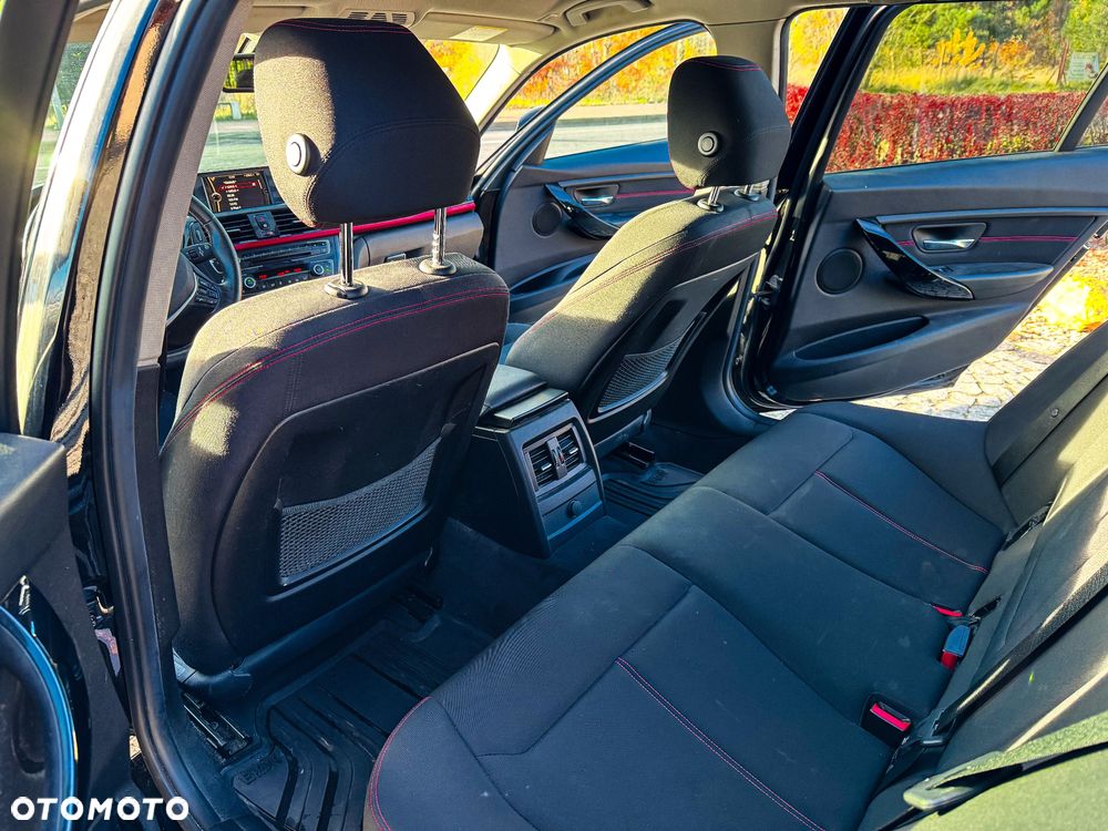 BMW Seria 3 318d Luxury Line - 25