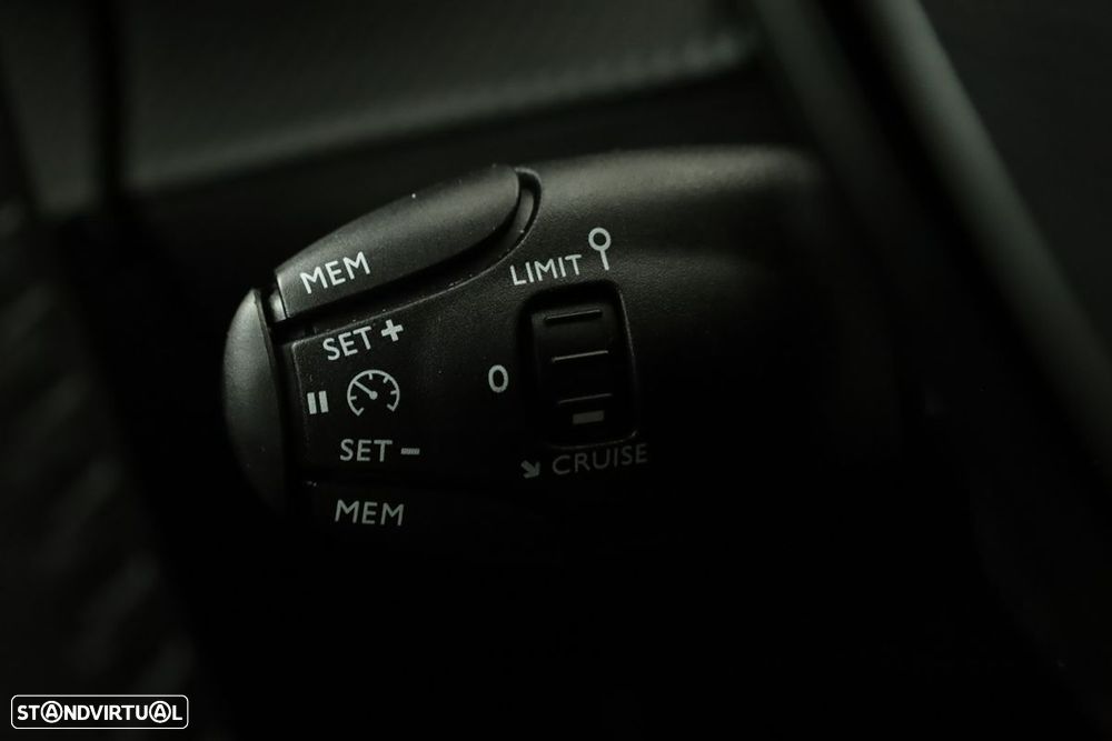 Peugeot 2008 1.2 Allure - 18
