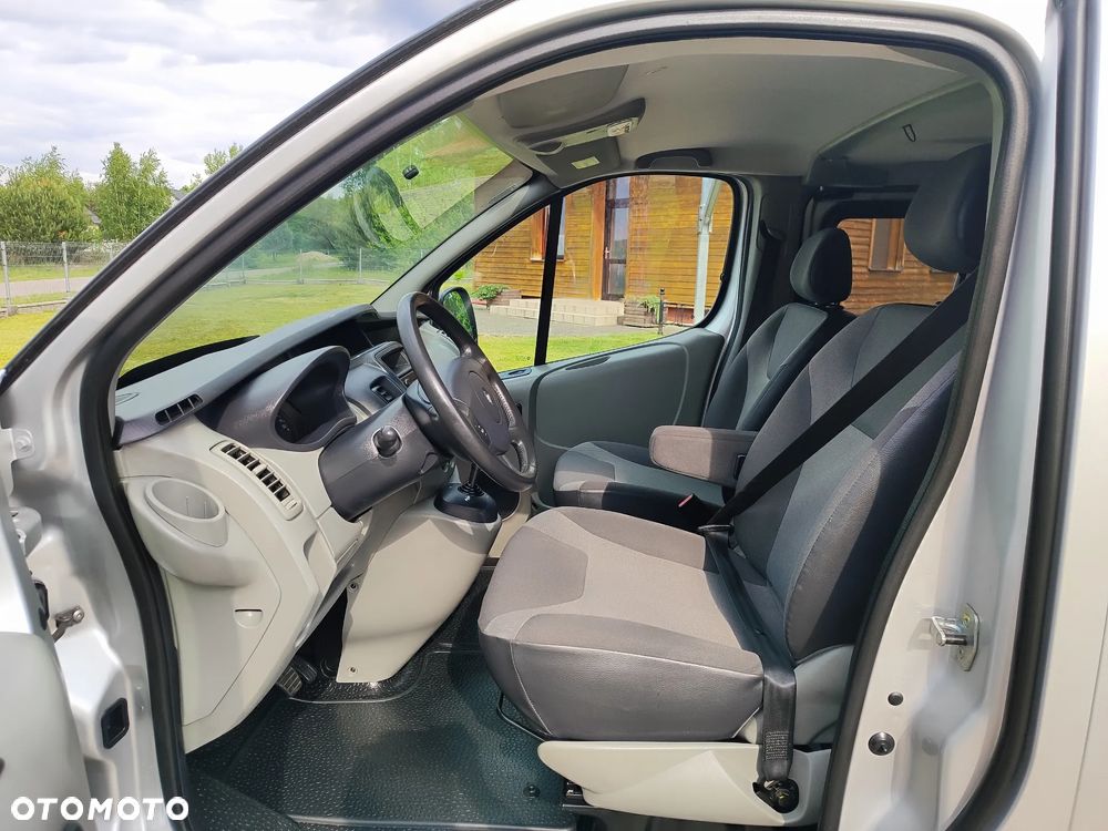 Renault Trafic - 12