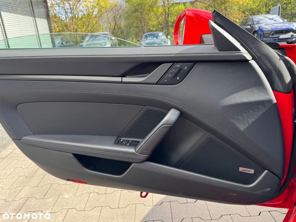 Porsche 911 Carrera T-Hybrid 4 GTS - 21