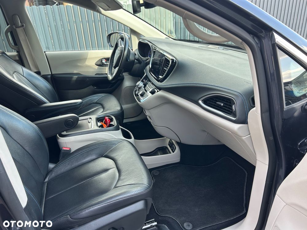 Chrysler Pacifica - 7