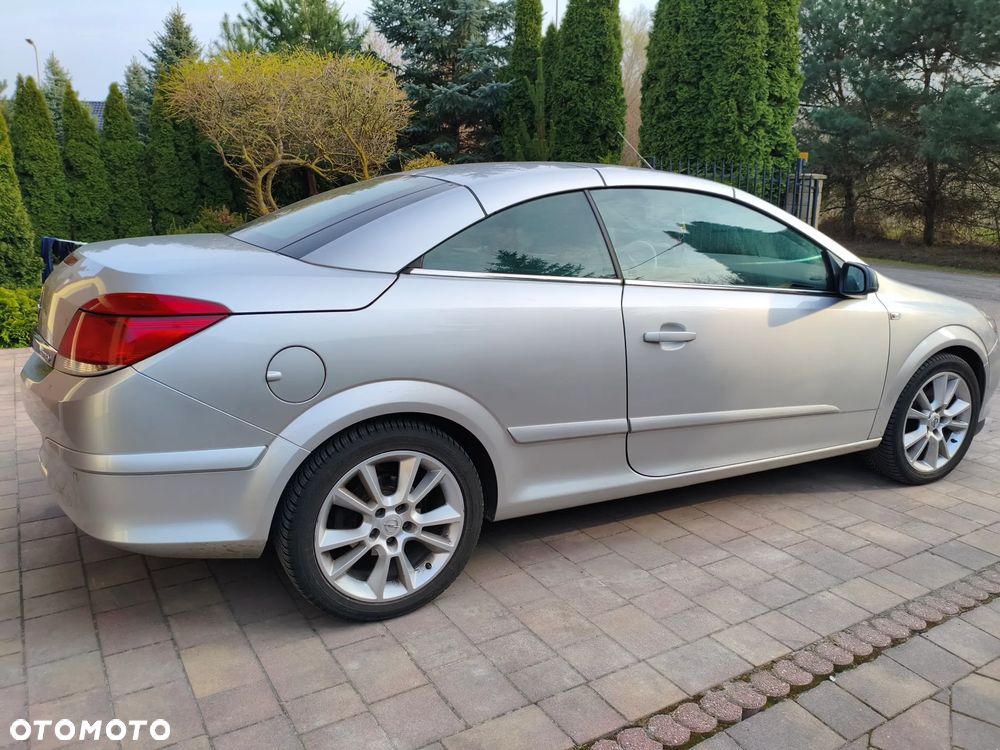 Opel Astra 1.6 T Cosmo - 9