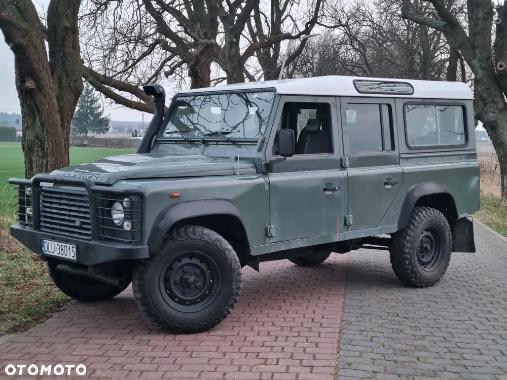 Land Rover Defender - 2