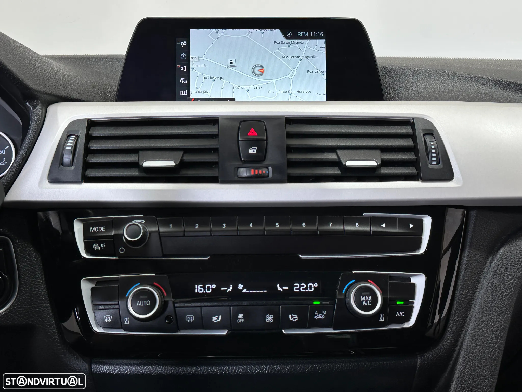 BMW 330 e iPerformance Line Sport - 28