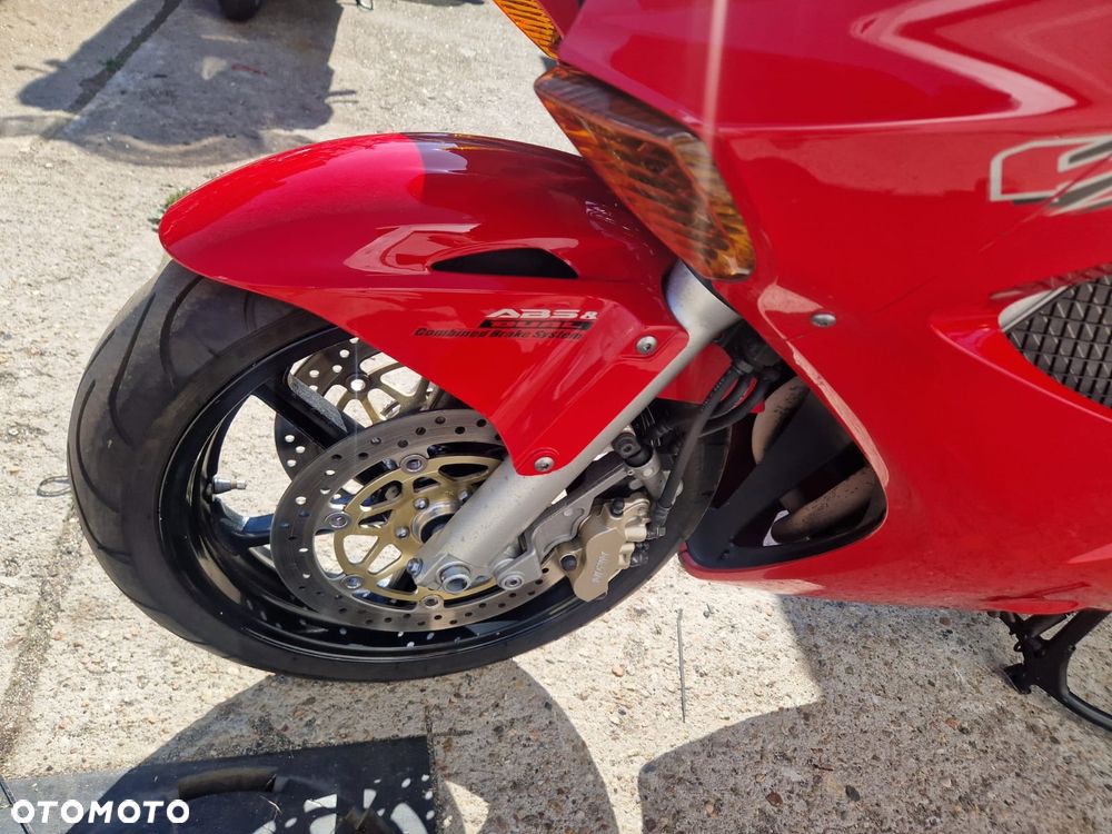 Honda VFR - 32
