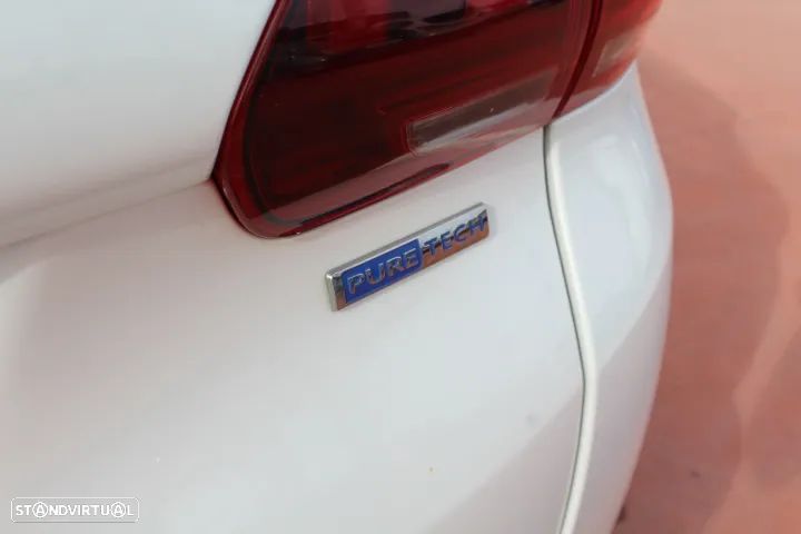 Peugeot 2008 1.2 PureTech Allure - 18