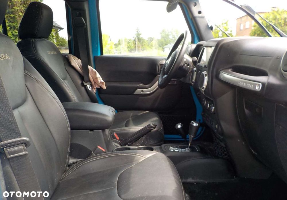 Jeep Wrangler 2.8 CRD Unlim Sahara - 18