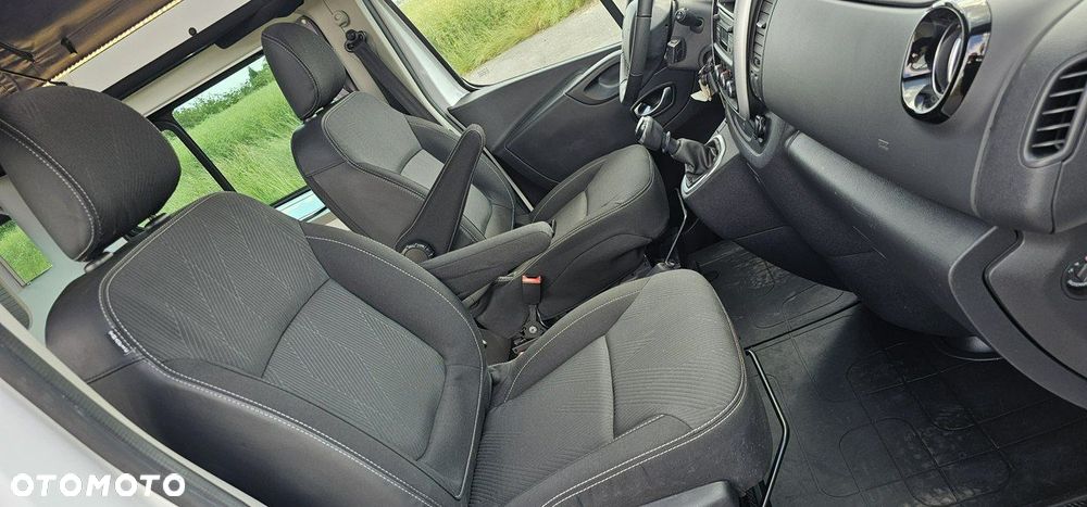 Renault Trafic - 23