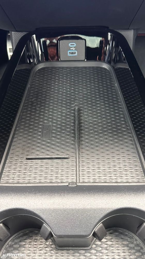 Ford Mustang Mach-E - 21