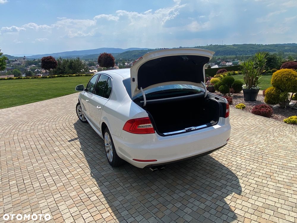 Skoda Superb 2.0 TDI 4x4 L&K DSG - 5