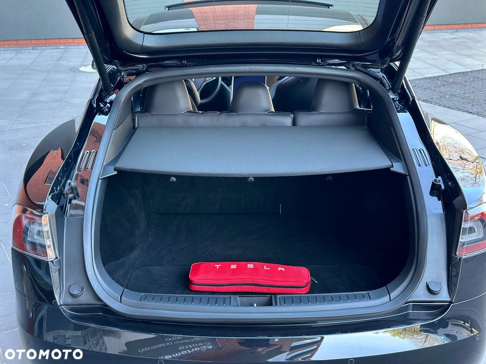 Tesla Model S - 37