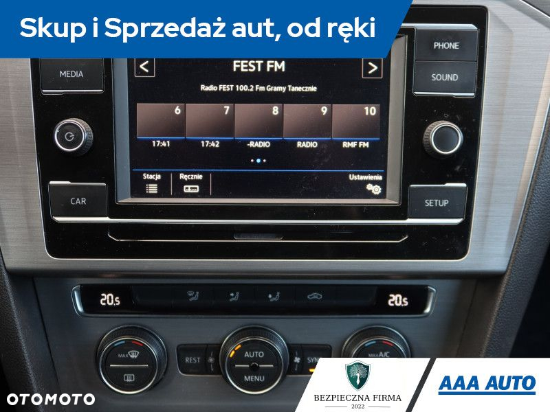 Volkswagen Passat - 14