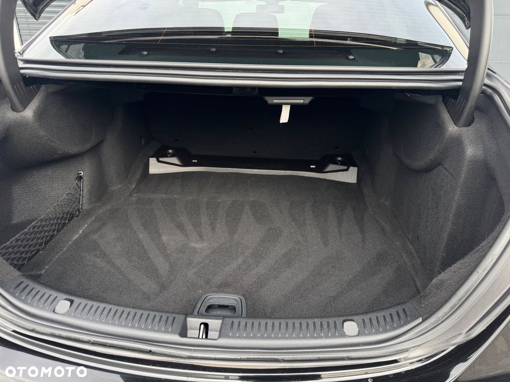 Mercedes-Benz Klasa E 220 d Business Edition 9G-TRONIC - 36