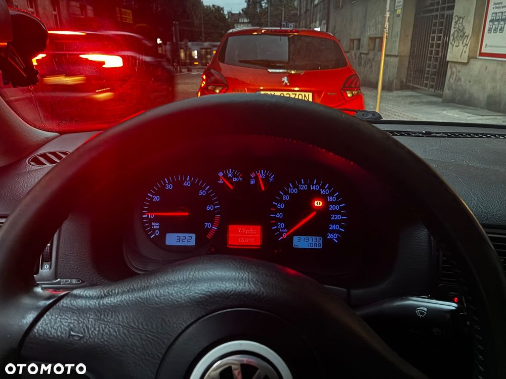 Volkswagen Golf 1.6 Basis - 6