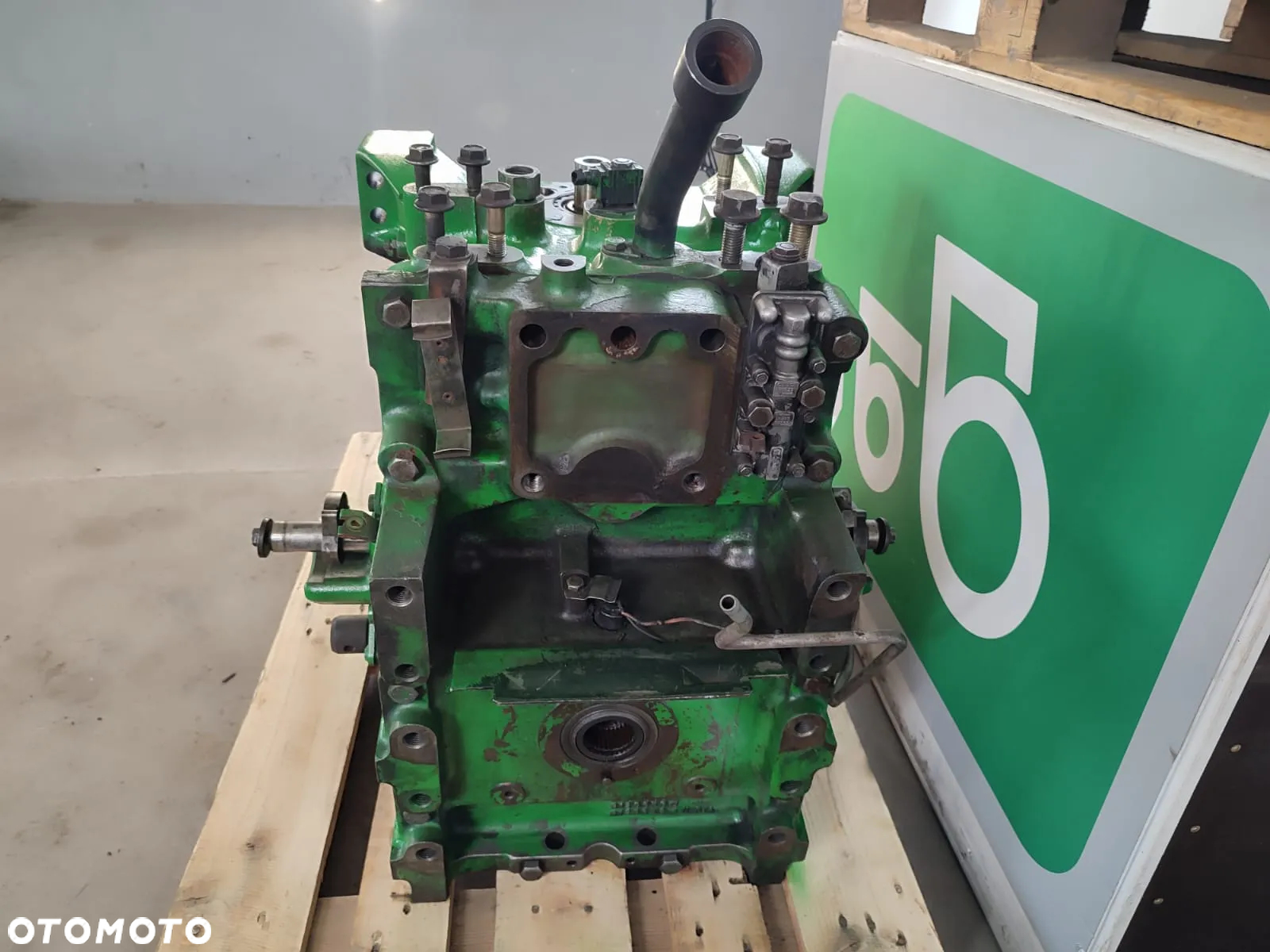 Dyferencjał RE154855 JOHN DEERE 6810 - 7