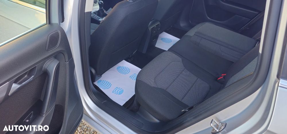 Volkswagen Passat - 8
