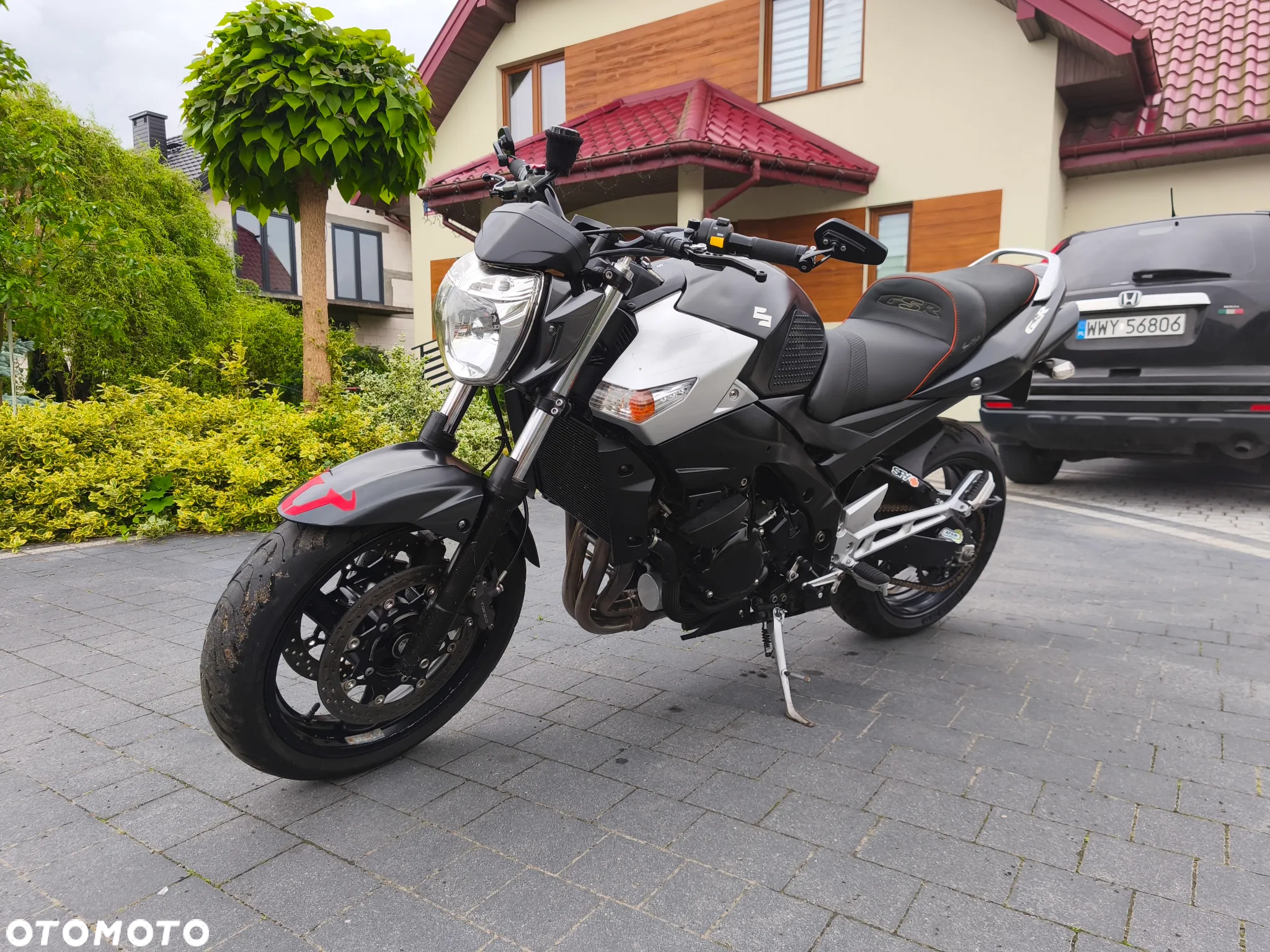 Suzuki GSR - 5