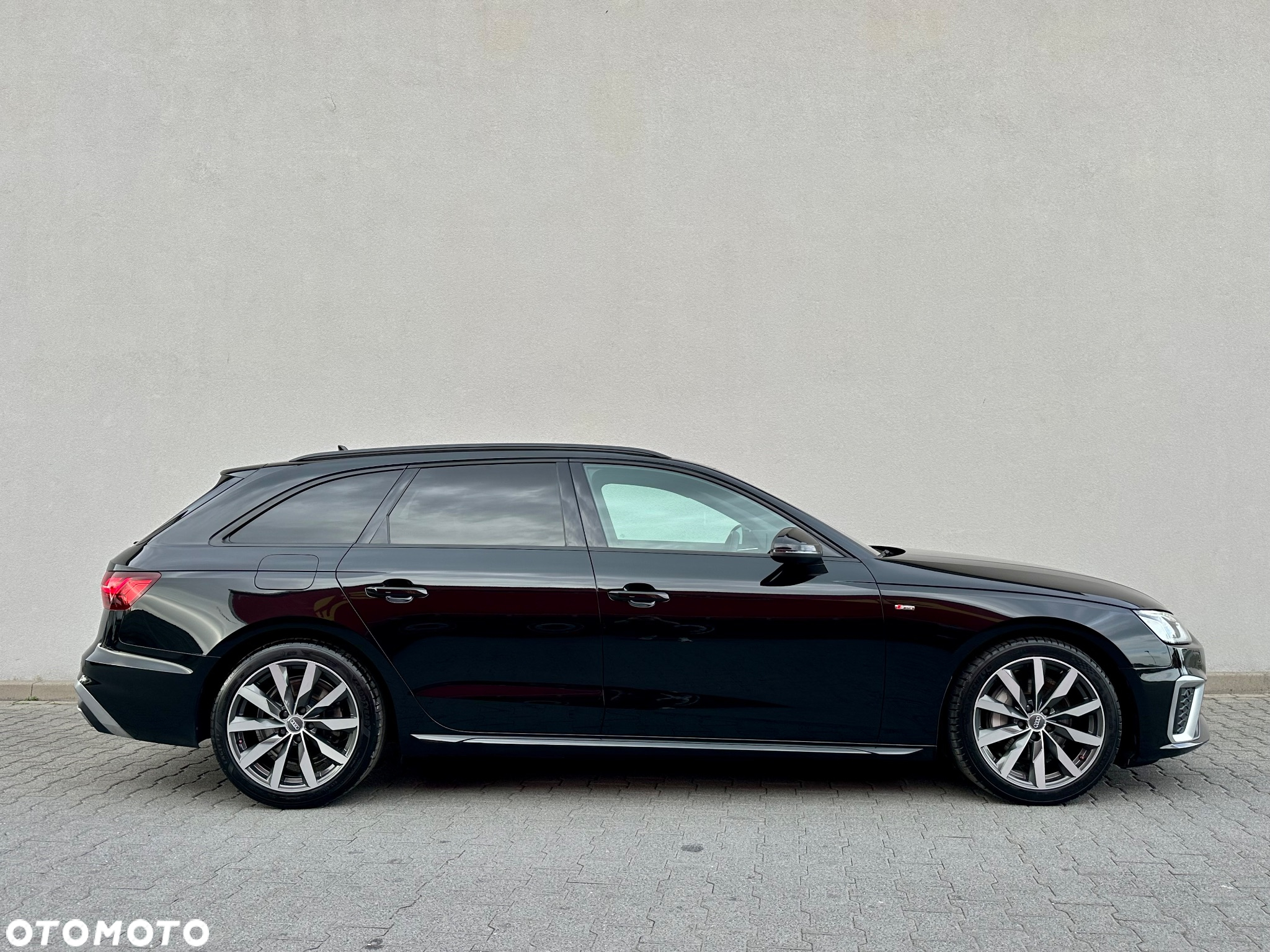 Audi A4 Avant 40 TDI S tronic S line - 16