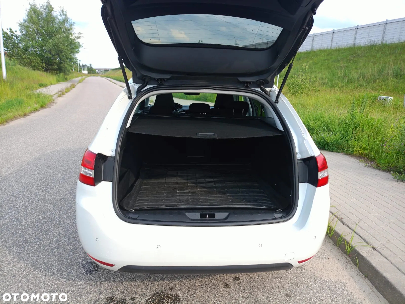 Peugeot 308 SW 1.6 BlueHDi Business Line S&S - 13